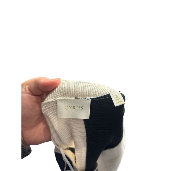 Cyrus Black & Ivory Colorblock Dolman Sweater S - Picture 5 of 5